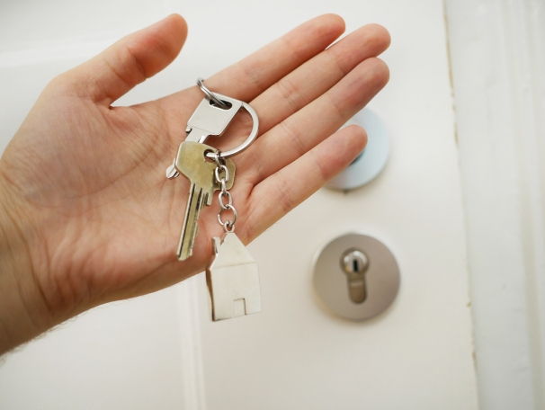 https://JacquelineR.StopRentingStartOwning.com
